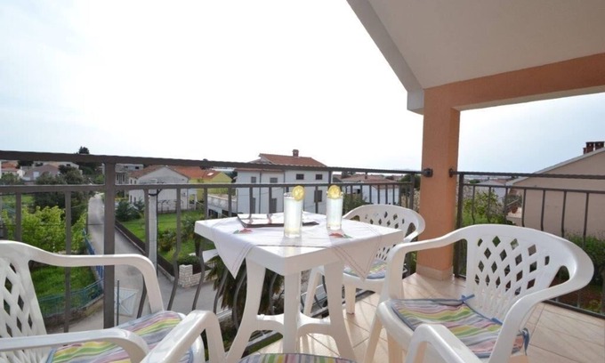Sukosan Apartment | Seaside One Bedroom Apartment with Terrace in Sukošan
