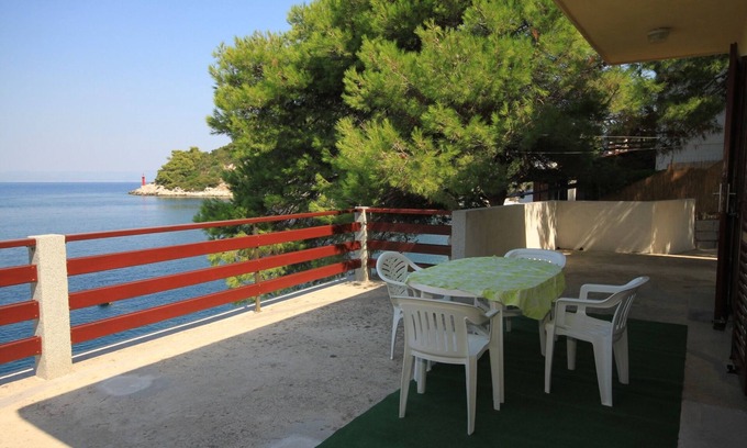 Zaklopatica Apartment | Beachside One Bedroom Apartment in Zaklopatica, Lastovo