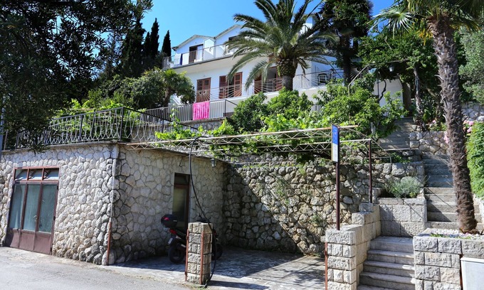 Trpanj Apartment | Pet-Friendly One Bedroom Apartment Steps from Trpanj Beach