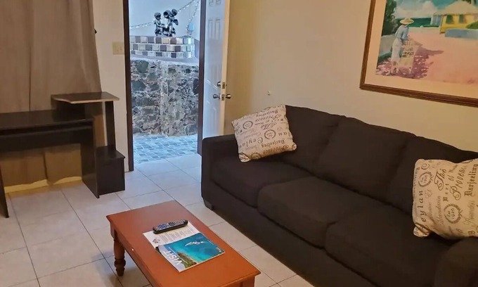 Estate Nisky Apartment | Cozy One-Bedroom Apartment with Breakfast in St. Thomas