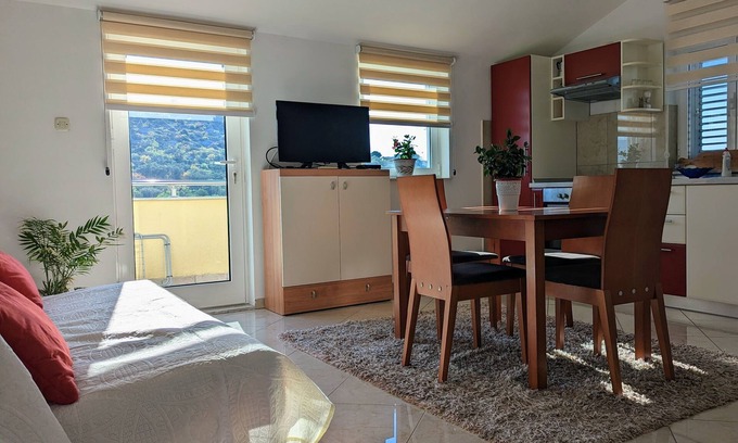Susica Apartment | Charming One Bedroom Apartment with Terrace & Ocean View