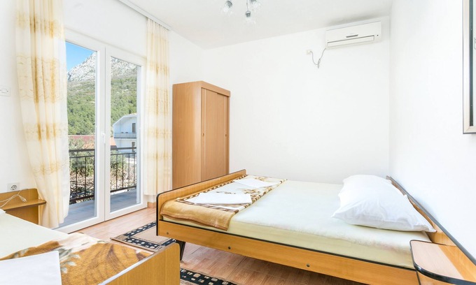 Gradac Apartment | Cozy One Bedroom Apartment with Ocean View in Podaca