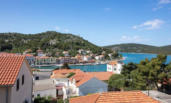 Tijesno Apartment | Sea View One Bedroom Apartment with Balcony in Tisno