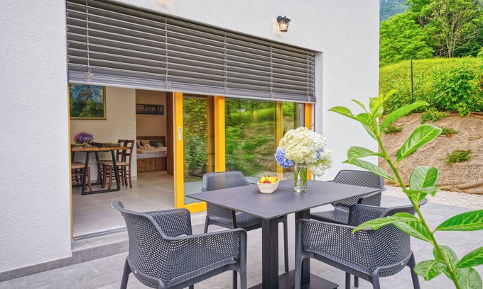 Bovec Apartment | One-Bedroom Apartment with Large Private Terrace, Mountain View – House Elipsa
