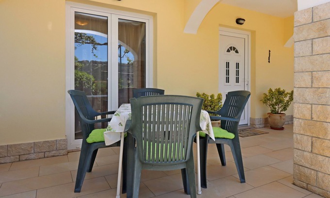 Lopar Apartment | Top-Rated Oceanfront Apartment in Lopar, Rab with Kitchen