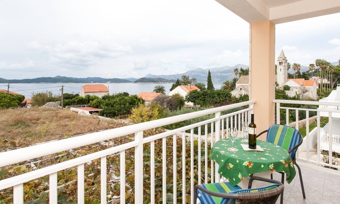 Lopud Island Apartment | Cozy One-Bedroom Apartment with Sea View in Lopud