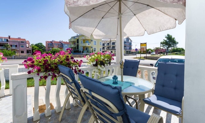 Zaton Apartment | Cozy One Bedroom Apartment with Terrace in Zaton, Zadar