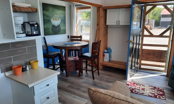 North Bay Cottage | Convenient One-Bedroom Retreat Near Trout Lake, North Bay