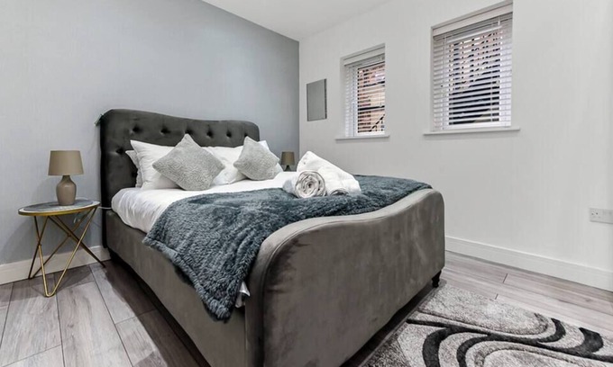 Chelmsford Apartment | Contemporary One Bedroom Hideaway with Kitchen & Pet-Friendly