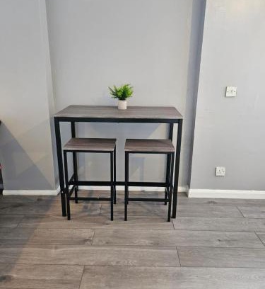 Sittingbourne Apartment | Cozy One Bedroom Flat in Sittingbourne - Family Friendly Stay