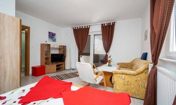Sibuljina Apartment | Oceanfront One Bedroom Apartment with Terrace in Tribanj