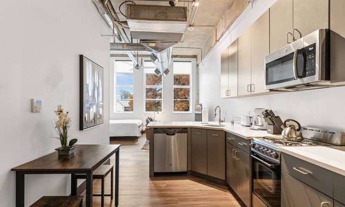 Cedars Apartment | Charming One Bedroom Loft in the Desirable Cedars District