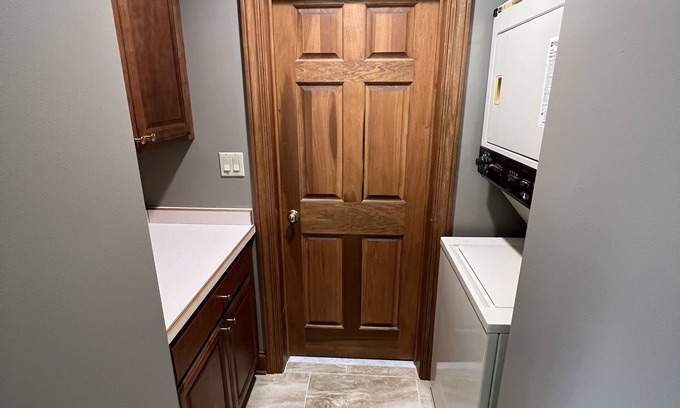 Dayton House | Cozy One Bedroom Master Suite in Kettering's Heart