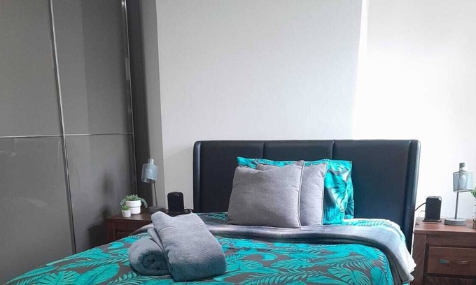 Woburn Sands Apartment | One Bedroom modern apartment. Could sleep 3 people.