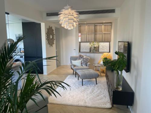 Jing'an Apartment | One Bedroom Suite 401 in Shanghai Downtown