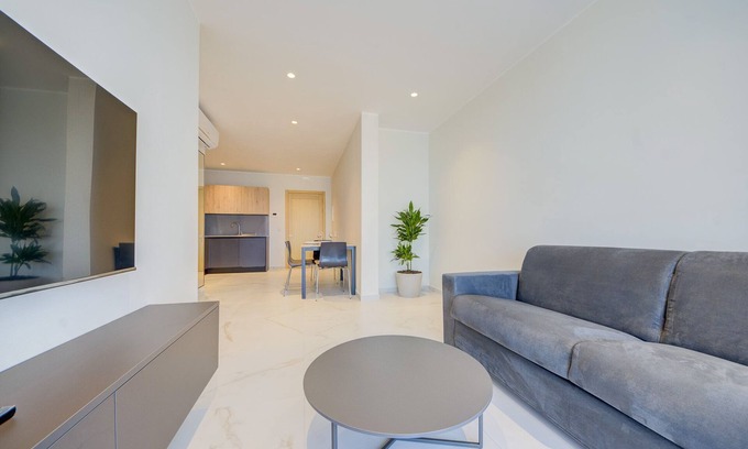St. Andrew's Apartment | Oceanfront One Bedroom Suite with Scenic Views & Kitchen
