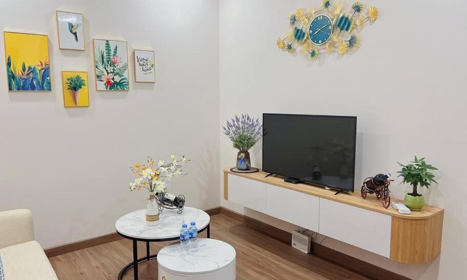 Van Giang Apartment | Cozy One Bedroom Apartment with Pool at Ecopark View