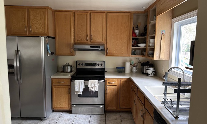 Riverside House | Convenient Stay Just Steps from CNU with Family-Friendly Amenities