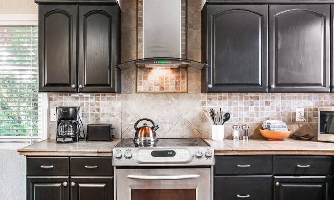 Dayton House | Discover Dayton's Historic Center: Pet-Friendly Retreat