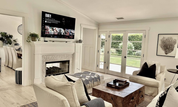 Western Malibu House | Steps from the Beach - Zuma Chic with Oceanfront Views