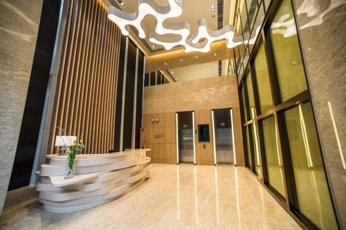 Mong Kok Hotel | Family-Friendly Stays at One Dundas - 7/10 Guest Rating