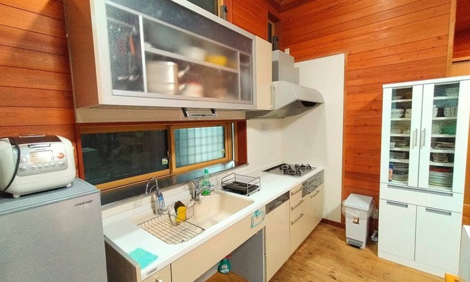 Mito House | Cozy Lodge Atmosphere with Pet-Friendly Amenities