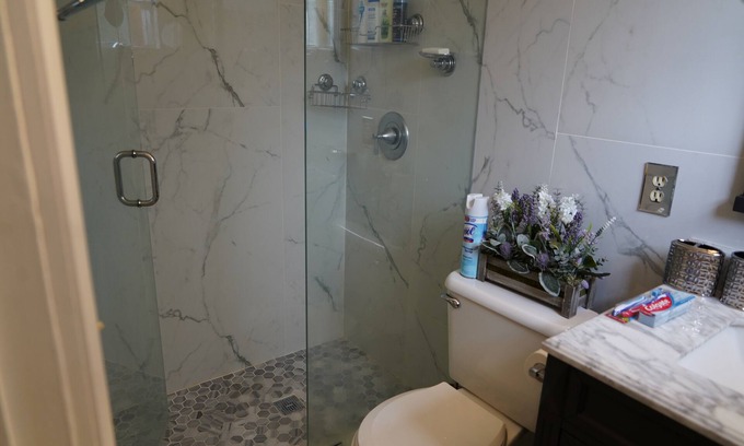 North Lauderdale House | Comfortable King Bed & Queen Rooms with Oceanfront Views
