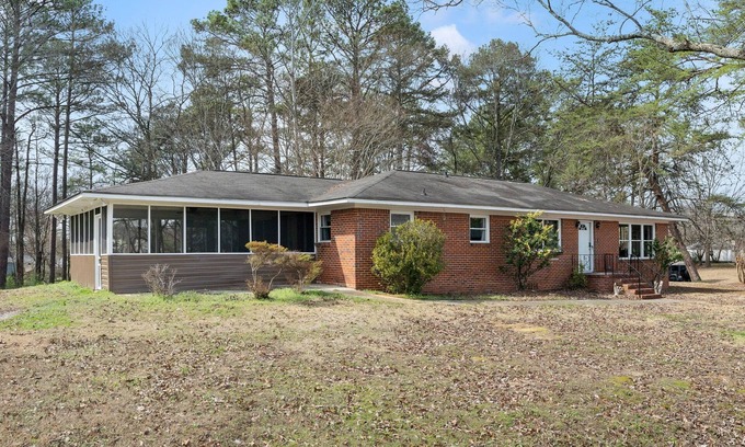 Gardendale House | Convenient Access to UAB with Breakfast Included