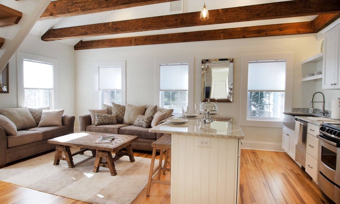 Old Town Condo | Top-Rated One Market Square Condo with Spa & Breakfast