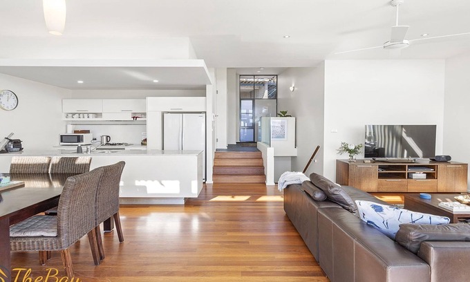 Boat Harbour Apartment | One Mile Ridge No.15 - Scenic Bushland Views & Family Pool