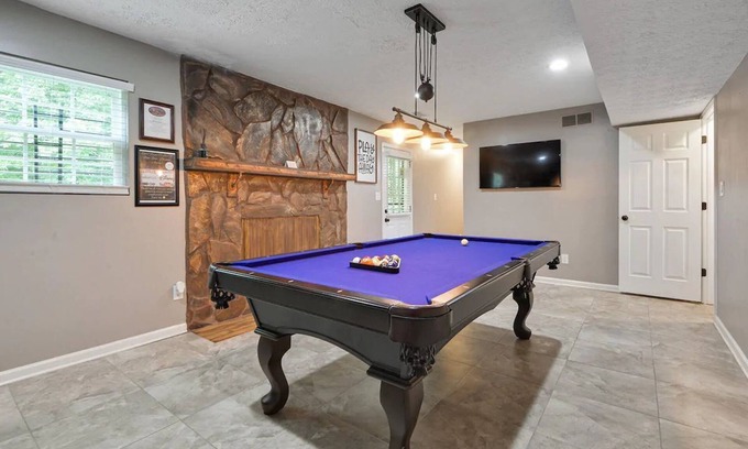 Church Street House | Serene Paradise: Exceptional Stay with Pool & Spa Access