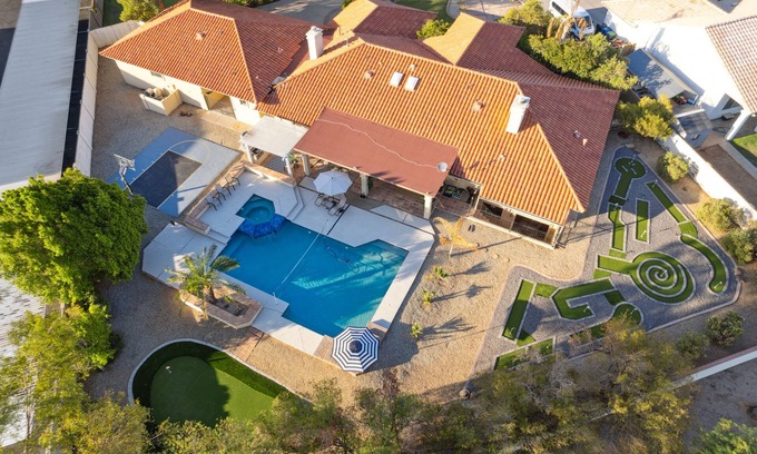 Mesa House | Unique Retreat with Mini Golf, Pool & Spa for Families