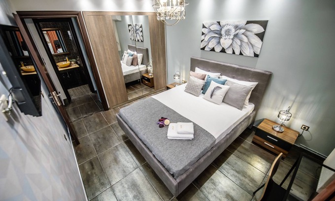 Thessaloniki City Centre Apartment | Unique Luxury Apartment in City Center Near HELEXPO