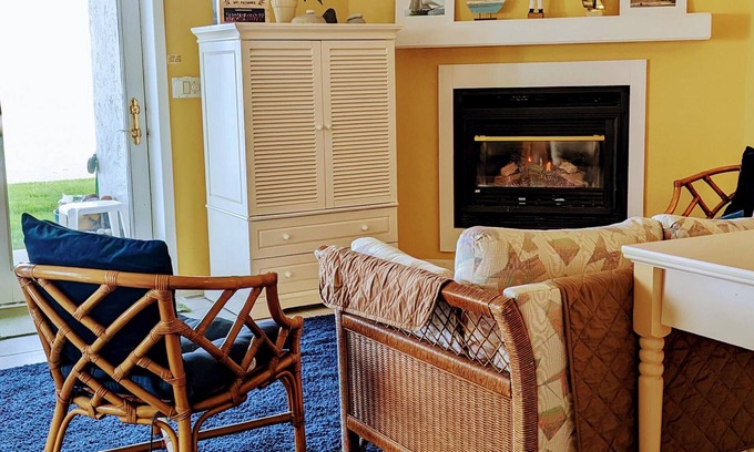 Algoma Condo | Discover Algoma's Premier Lakefront Condo Getaway!