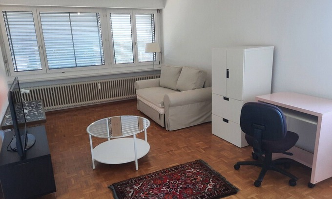 Uster District Apartment | Convenient Private Room with Easy City Center Access