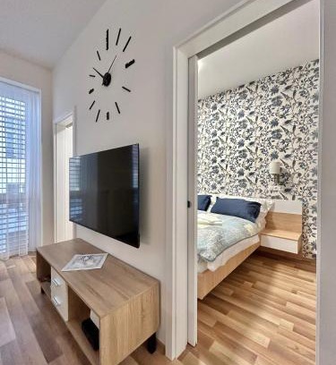 Szombathely Apartment | One Step Apartman - Central Location with Easy Self Check-In