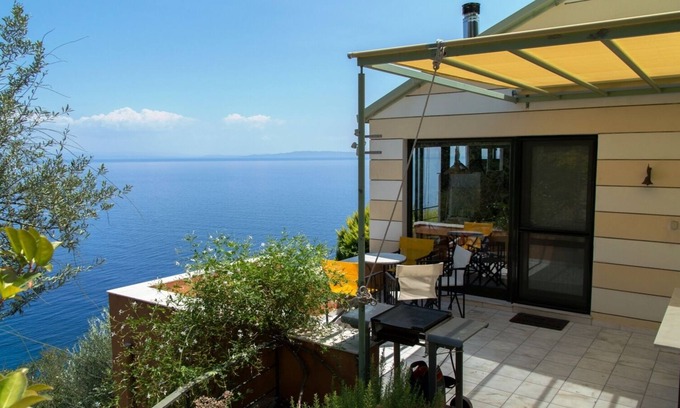 Livadi House | Ideal Retreat: Steps from Sea & Mountains with Ocean Views