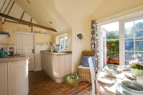 Rye House | Pet-Friendly Retreat at One The Bungalows - 10/10 Review