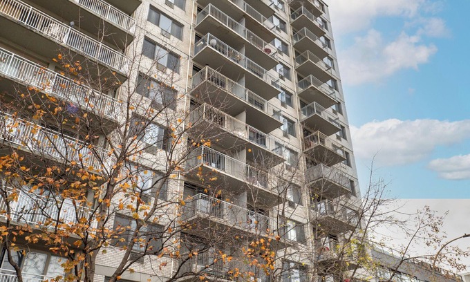 Shaughnessy Village Apartment | Explore Downtown Montreal: One to Four Bedroom Apartments