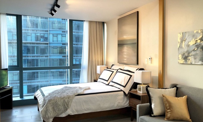 Bonifacio Global City Hotel | Modern One Uptown Residence BGC Near Grand Hyatt