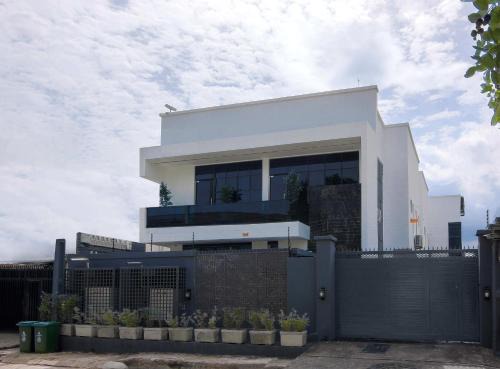 Surulere Apartment | Family-Friendly One90 Apartment with Exceptional Reviews