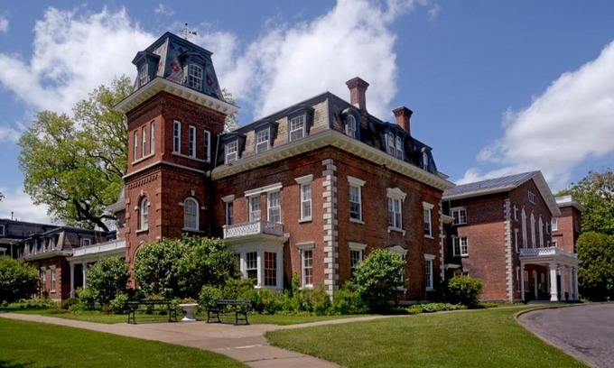 Oneida House | Discover Oneida Community Mansion House with Hot Tub Access
