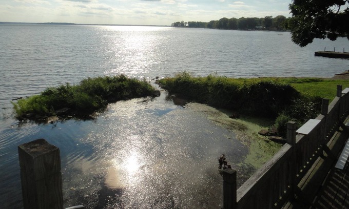 Constantia House | Oneida Lake-Private sleeps six brand new ac in brms - 20 MILES N OF SYRACUSE