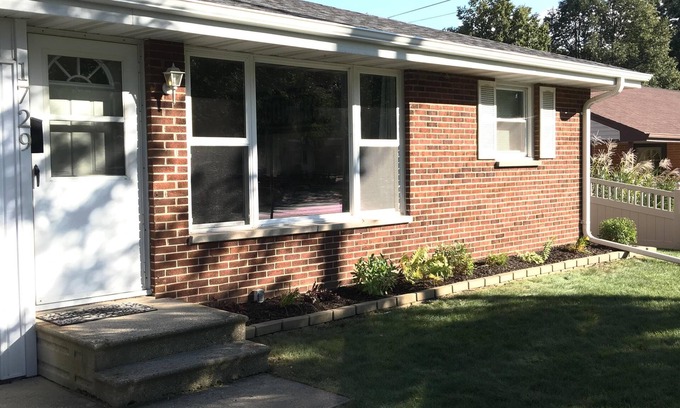 Green Bay House | Ideal Stay at Oneida Packerland: Walk to Lambeau, Pool & More