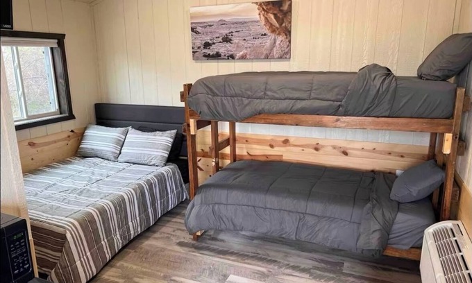 Tuthill Cabin | O’Neill Venture’s Bunk Cabin with WIFI