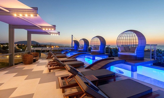 Anissaras Apartment | Unwind at Onira Suite Dreams with Oceanfront Serenity