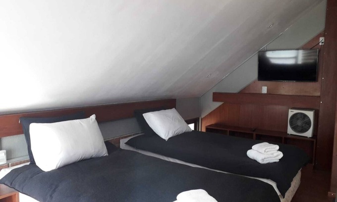 Uyuni Hotel | Onkel Inn Wagon Sleepbox