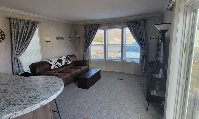 Gary House | Convenient Stay: 4 Minutes to Hard Rock Casino & Family-Friendly