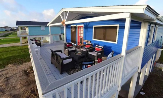 Pirates Beach West House | Family-Friendly Retreat Just Two Blocks from Private Beach
