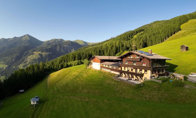 Bad Gastein Apartment | Secluded Appartementh Near Bad Gastein with Pet-Friendly Amenities